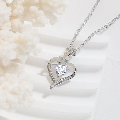 Rose Heart-shaped Necklace With Rhinestones