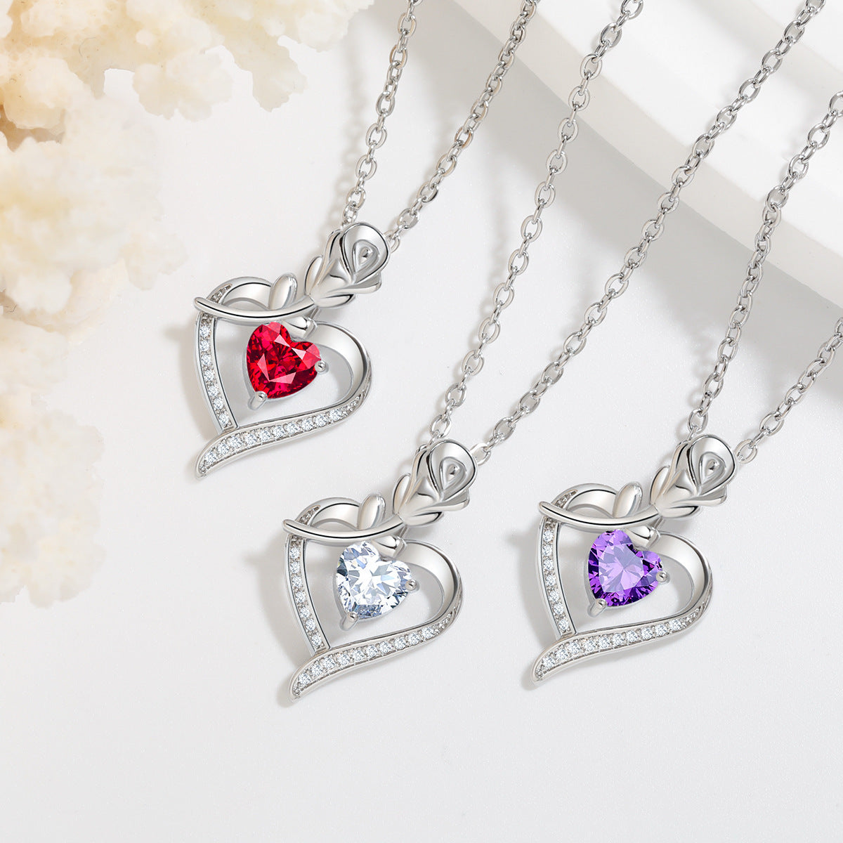 Rose Heart-shaped Necklace With Rhinestones